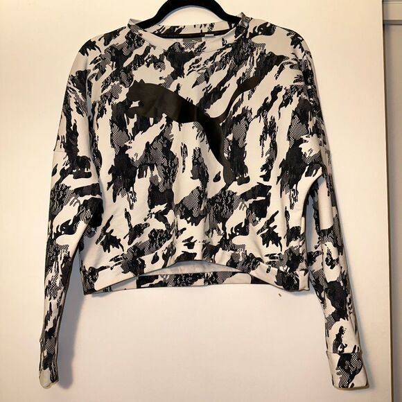 Puma XS M Black White Camo Cropped Crewneck Womens Sweatshirt Gently Worn - Picture 1 of 6